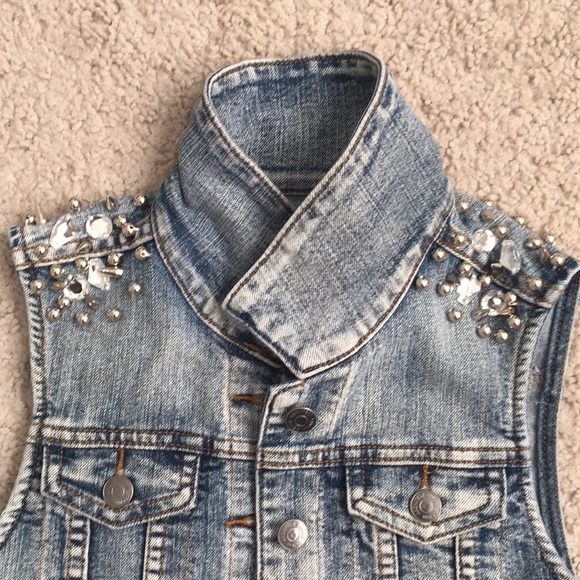 Chiqle Jean vest in size Small - Picture 3 of 9